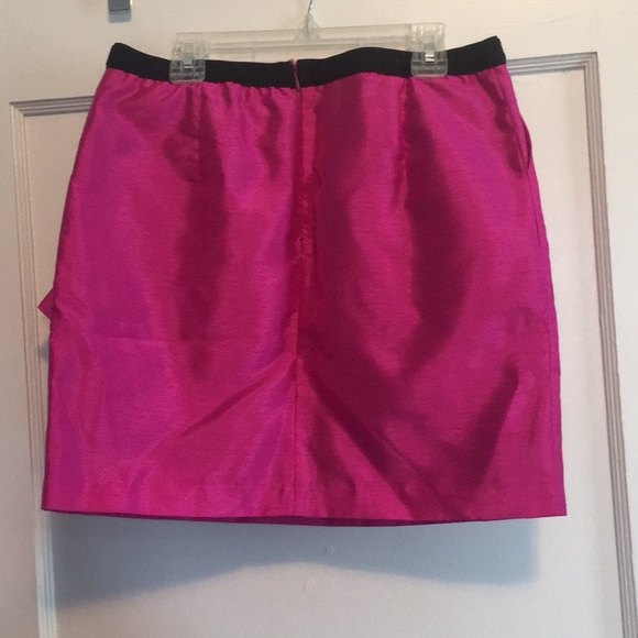 Fumblin’ Foe Ruffle front skirt - Picture 3 of 4